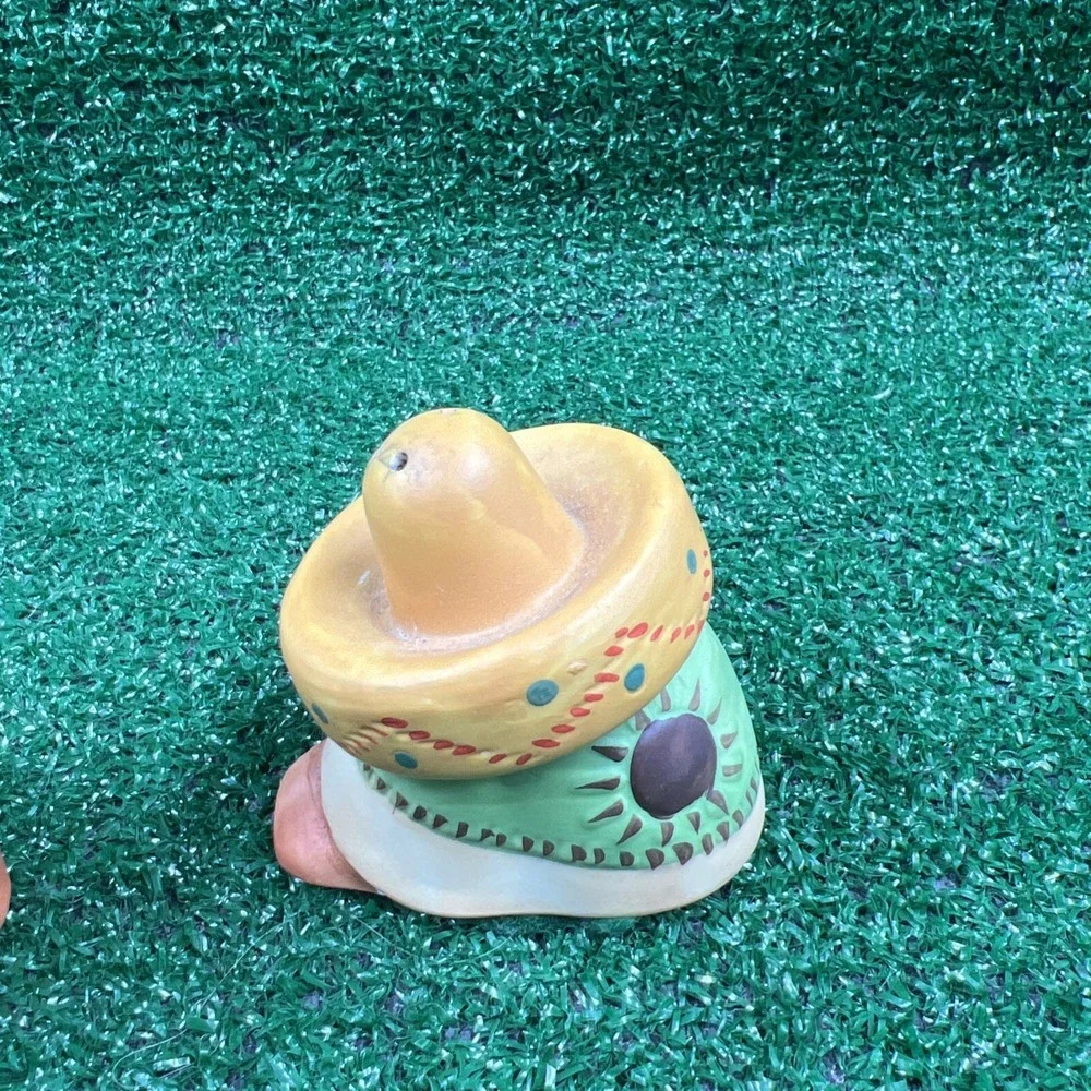 Vintage Senor‎ In Sombrero & Cactus Salt & Pepper Shakers Matte Finish 80's